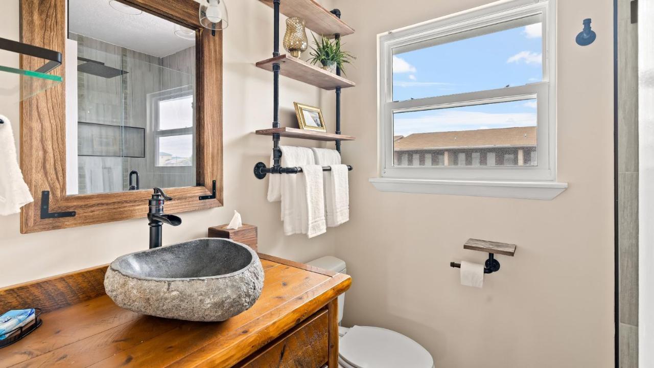 Pet Friendly Townhome With Gulf Views And Hot Tub Right Across From Beach And Schooners Panama City Beach Exterior foto